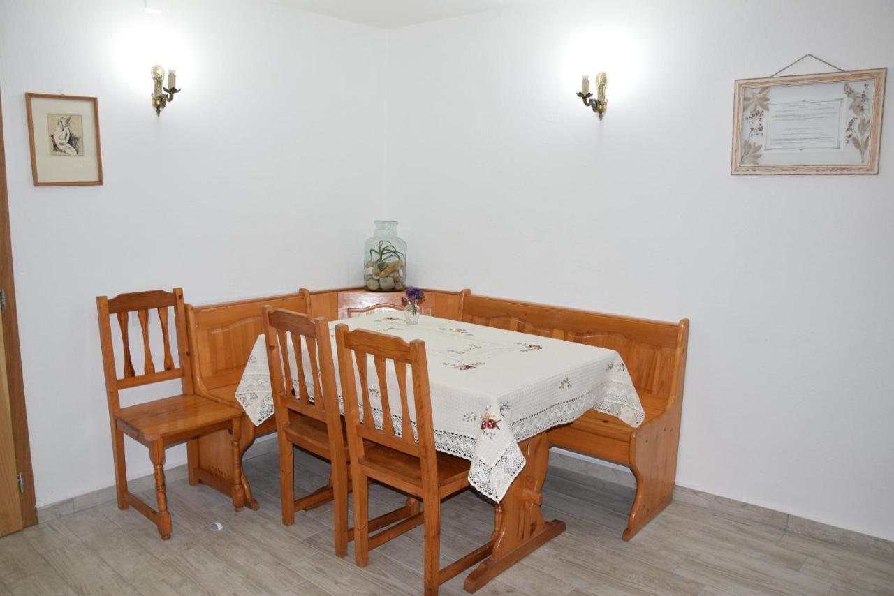 Guest House Astra Arbanasi Exterior photo